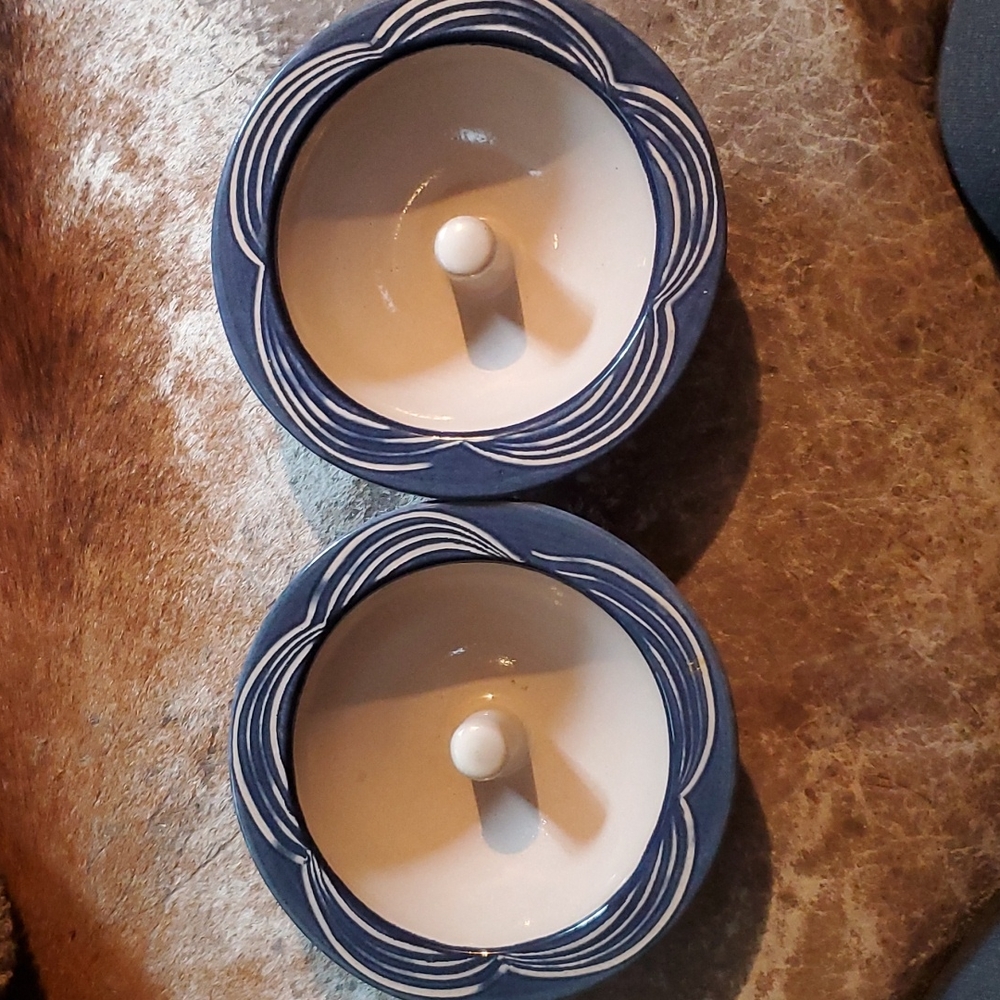 Pair Blue on White Combed Rim Original Apple bakers
